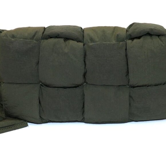 Bottega Veneta Camping Medium Intreccio Nylon Padded Tech Cassette - Picture 3 of 14